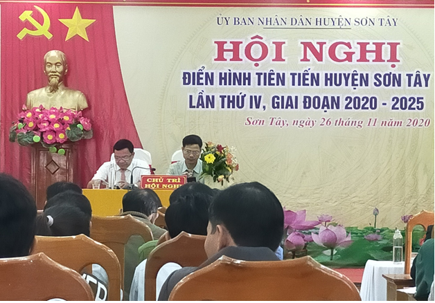 Sáng nay 26/11/2020, UBND huyện Sơn Tây tổ chức Hội nghị Điển hình...