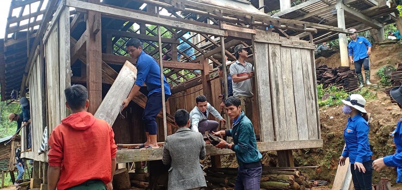 49 hộ dân xã Sơn Long được hỗ trợ kinh phí di dời nhà ở ra khỏi...