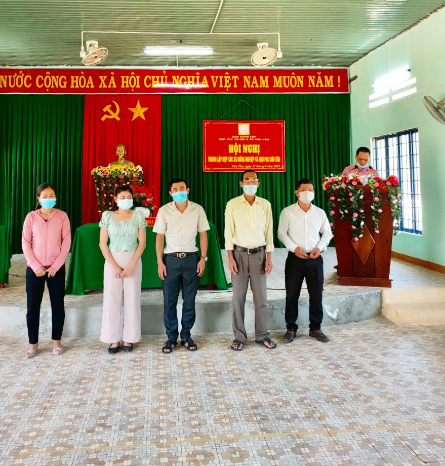 Hội nghị thành lập Hợp tác xã Nông nghiệp và Dịch vụ Sơn Tân