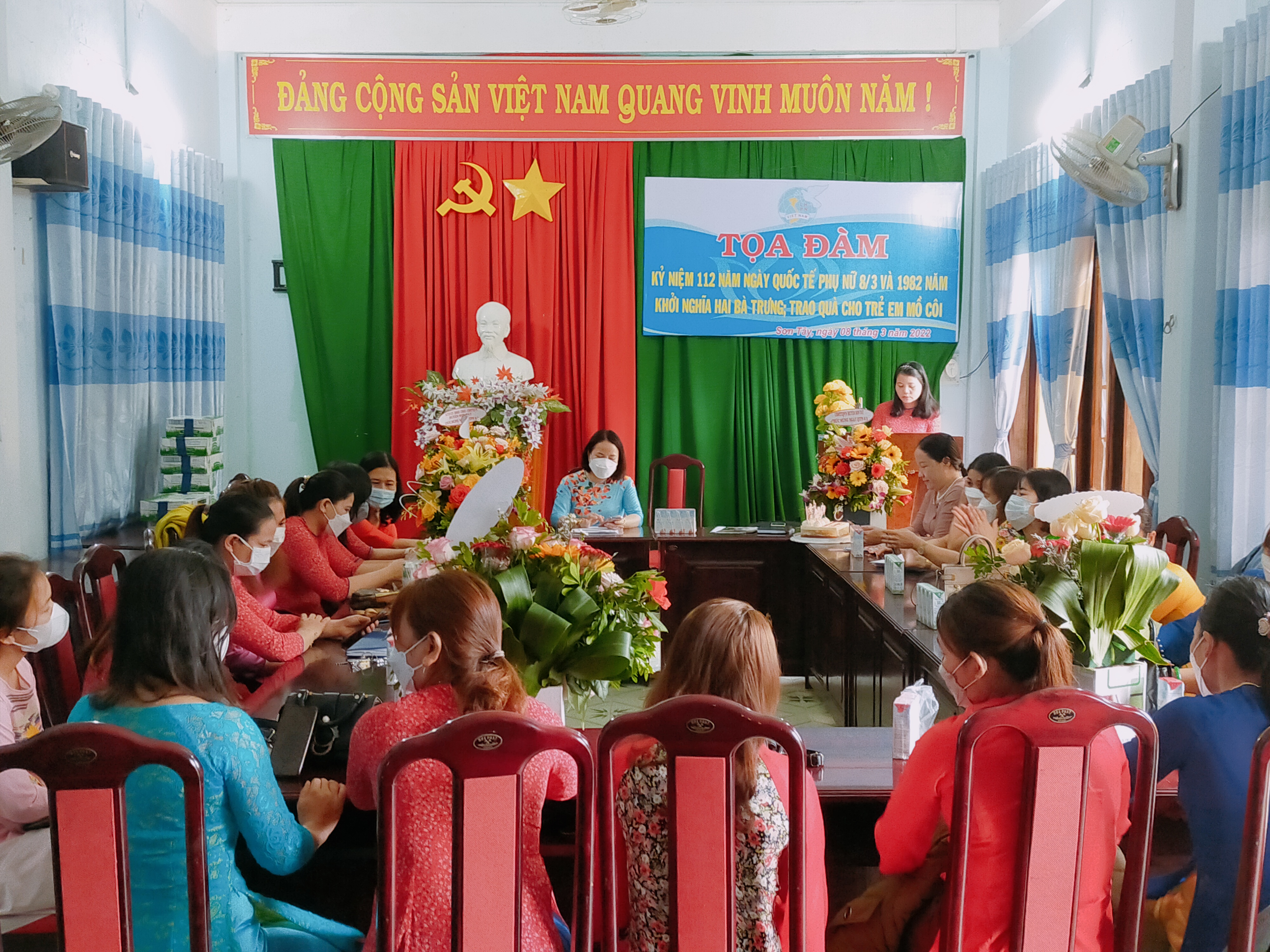 Hội LHPN huyện Sơn Tây tọa đàm kỉ niệm 112 năm ngày Quốc tế phụ nữ...