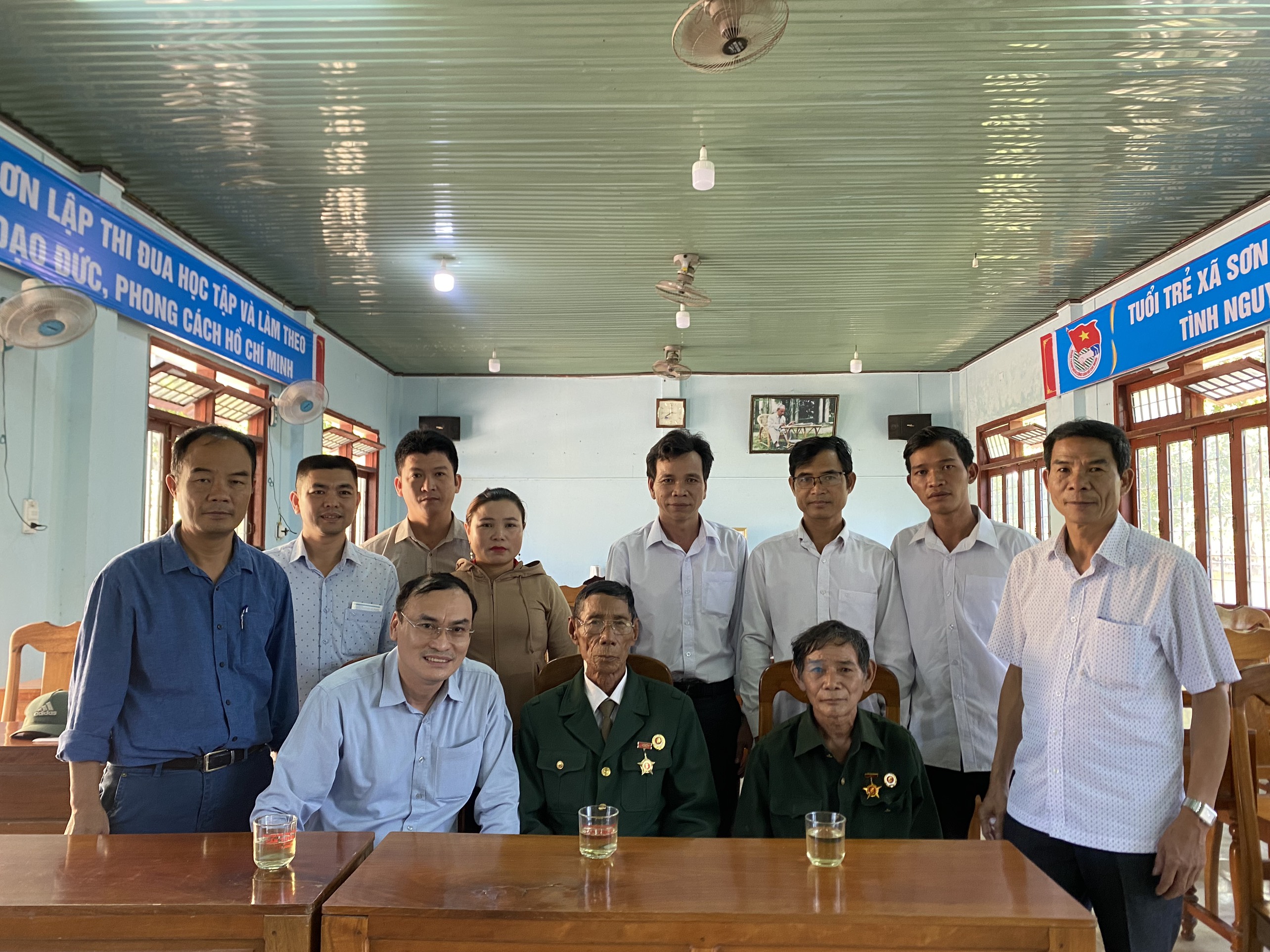Đồng chí Võ Văn Quỳnh, Ủy viên BTV, Chủ nhiệm UBKT Tỉnh ủy thăm và...