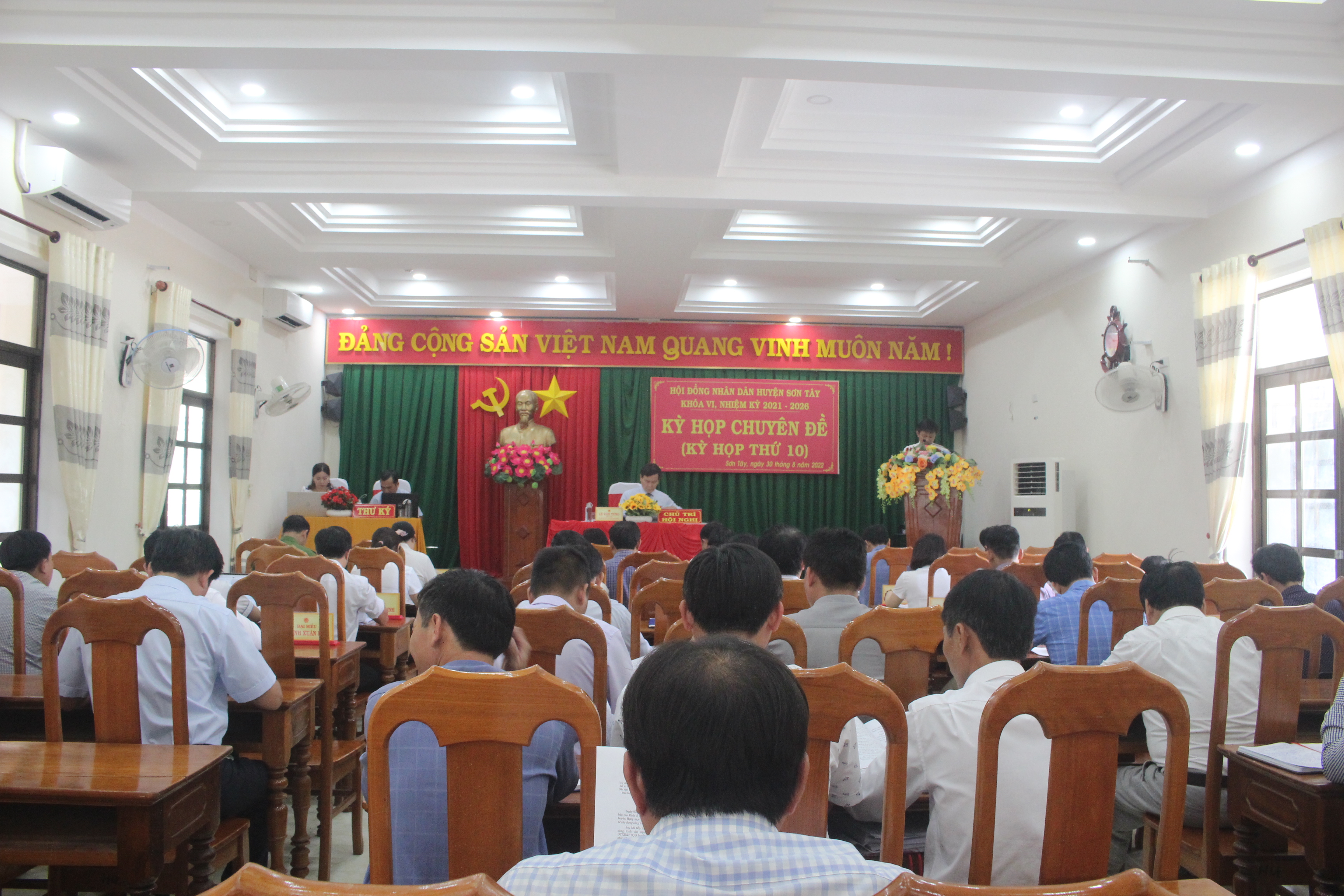 HĐND huyện Sơn Tây khóa VI tổ chức kỳ họp chuyên đề (Kỳ họp thứ 10).