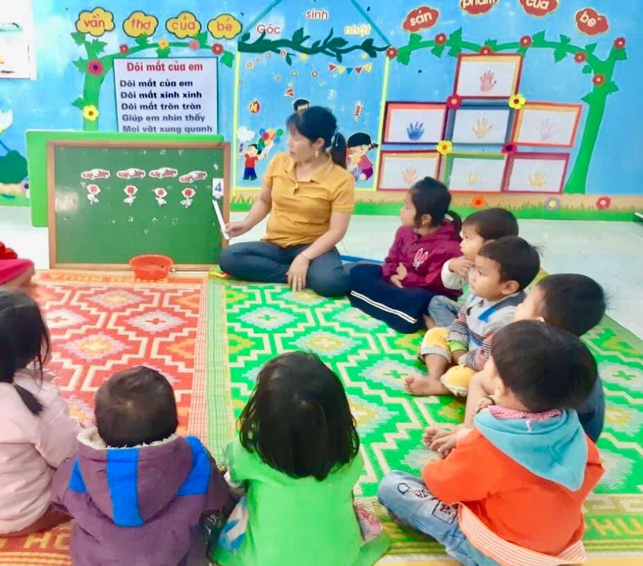 Ngành giáo dục huyện Sơn Tây thông báo cần hợp đồng 23 giáo viên.