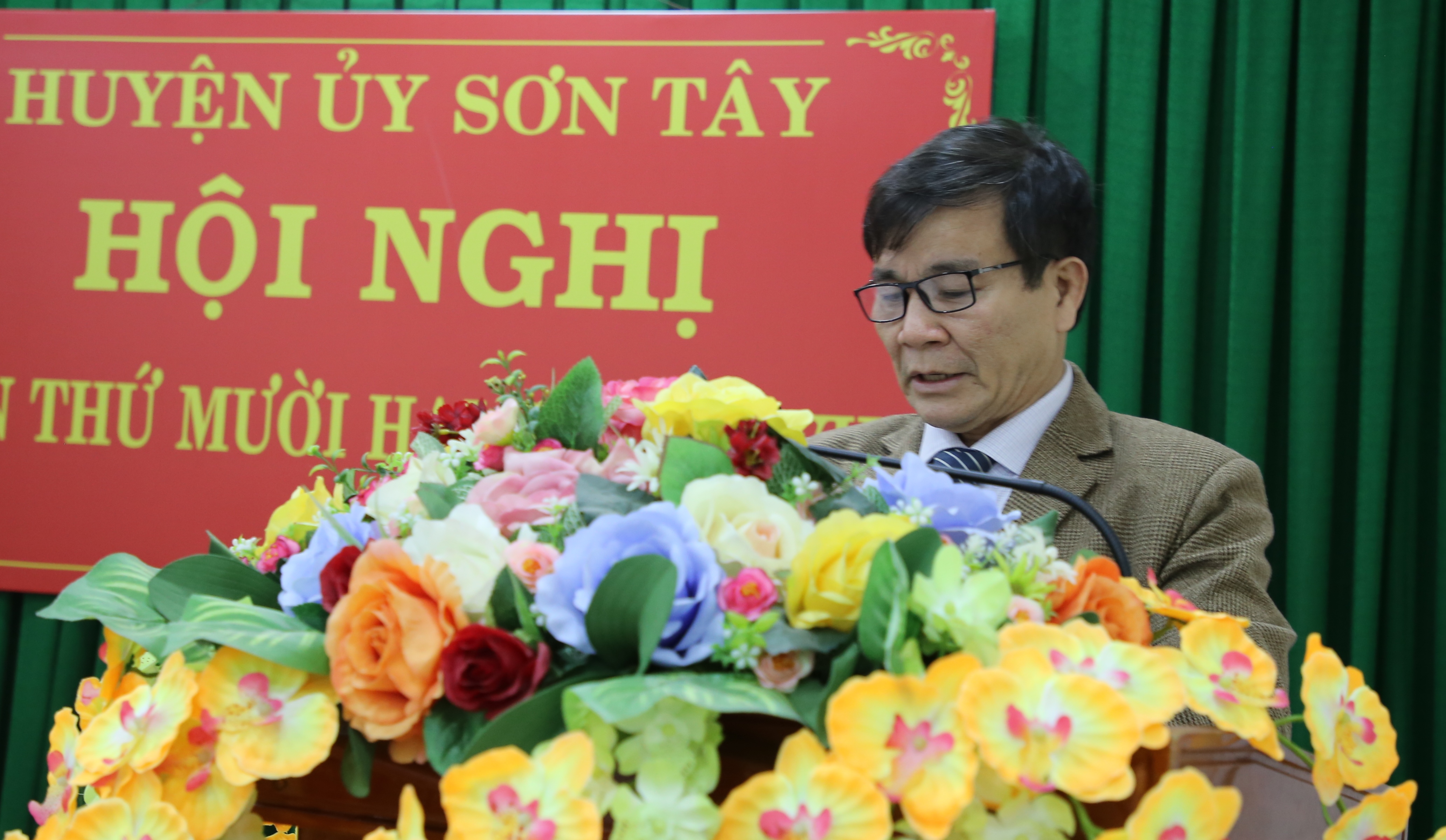 Huyện ủy Sơn Tây: Hội nghị Ban Chấp hành Đảng bộ huyện lần thứ 12,...