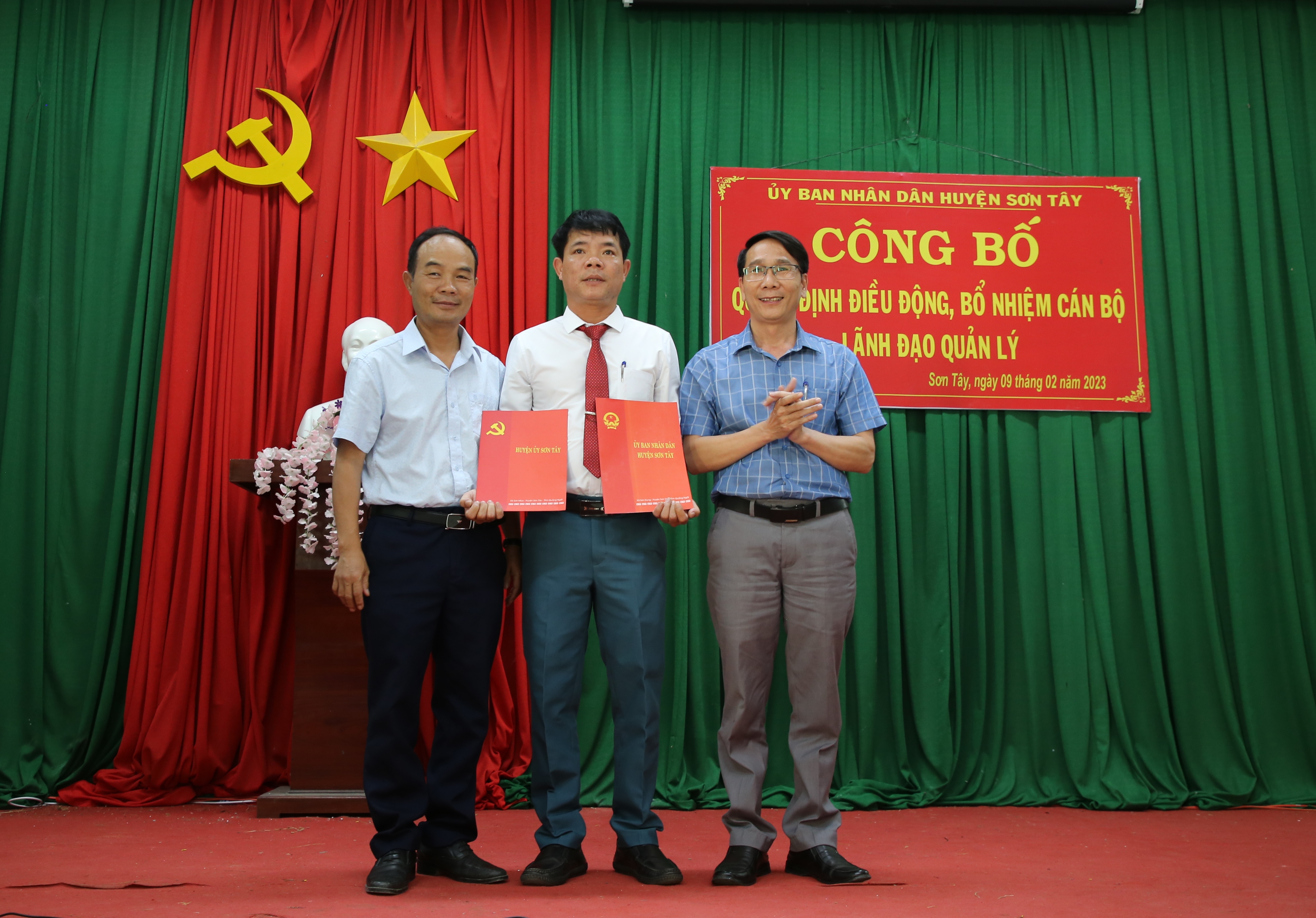 Ông Nguyễn Minh Anh giữ chức Trưởng phòng Giáo dục và Đào tạo huyện...