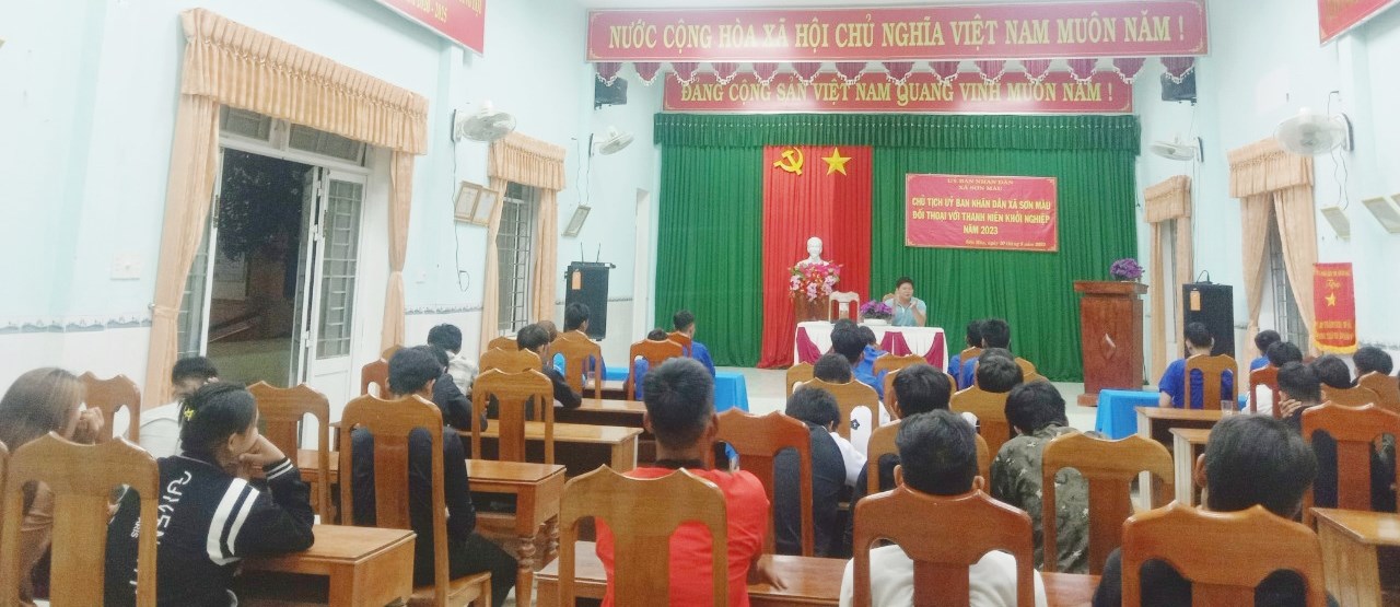 Sơn Màu: Chủ tịch UBND xã đối thoại với đoàn viên, thanh niên khởi...