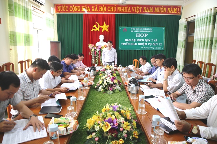Họp Ban Đại diện Hội đồng quản trị Ngân hàng CSXH huyện Sơn Tây Quý I