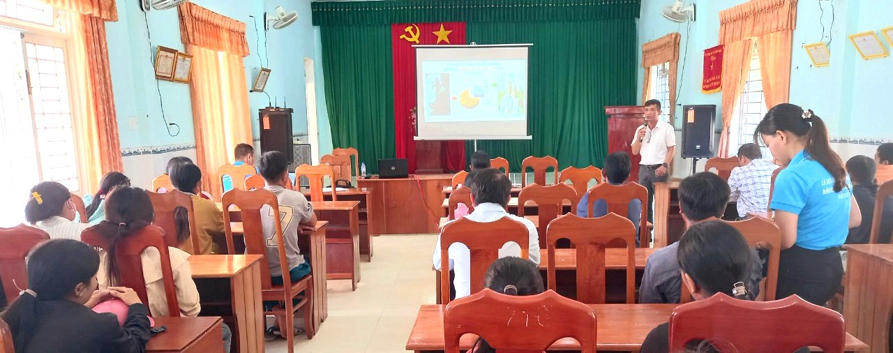Sơn Màu: Tổ chức tuyên truyền, đối thoại chính sách BHXH, BHYT