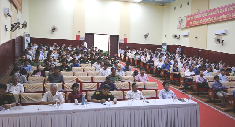 Sơn Tây: Hơn 1.200 đại biểu tham dự Hội nghị Báo cáo viên Trung...