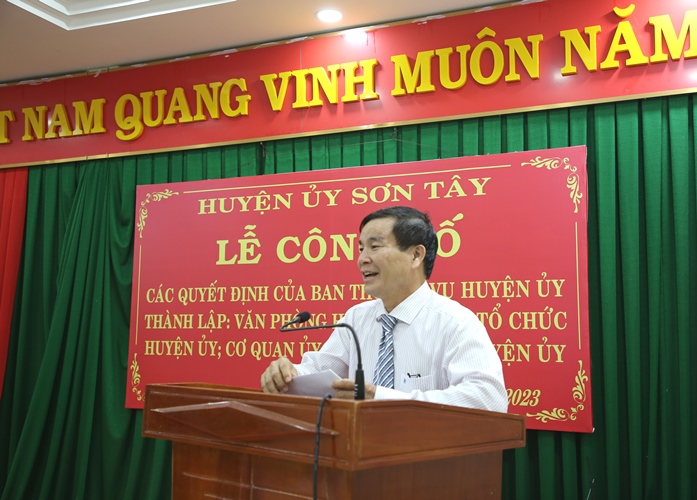 Huyện ủy Sơn Tây: Lễ Công bố các Quyết định thành lập Văn phòng...