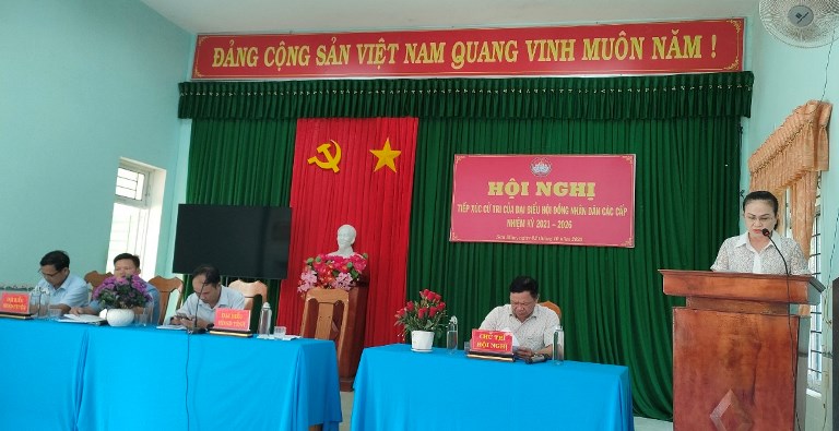 Sơn Màu: Hội nghị tiếp xúc cử tri với đại biểu HĐND các cấp trước...