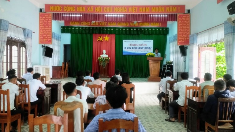 Khai giảng lớp đào tạo nghề vận hành máy nông nghiệp tại xã Sơn Tinh