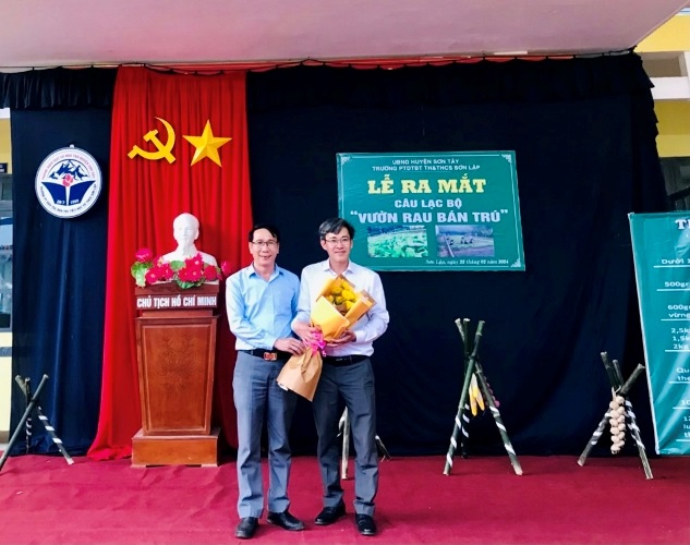Ra mắt Câu lạc bộ “Vườn rau bán trú” tại trường PTDTBT TH&THCS Sơn Lập