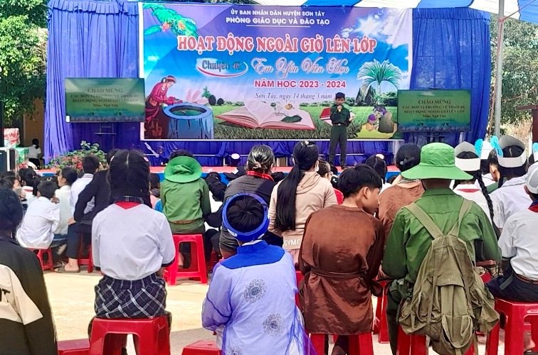 Ngành giáo dục huyện Sơn Tây tổ chức hoạt động ngoại khóa với...