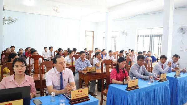 SƠN TÂY CÔNG BỐ, TRAO QUYẾT ĐỊNH THÀNH LẬP CÁC TRƯỜNG HỌC, THÀNH LẬP CÁC CHI BỘ VÀ QUYẾT ĐỊNH VỀ CÔNG TÁC CÁN BỘ SAU SẮP XẾP, SÁP NHẬP.