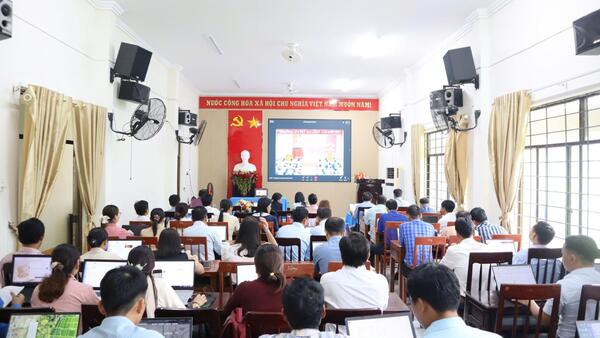 ĐIỂM CẦU XÃ SƠN TÂY DỰ HỘI NGHỊ TẬP HUẤN, HƯỚNG DẪN SỬ DỤNG PHẦN MỀM KPI