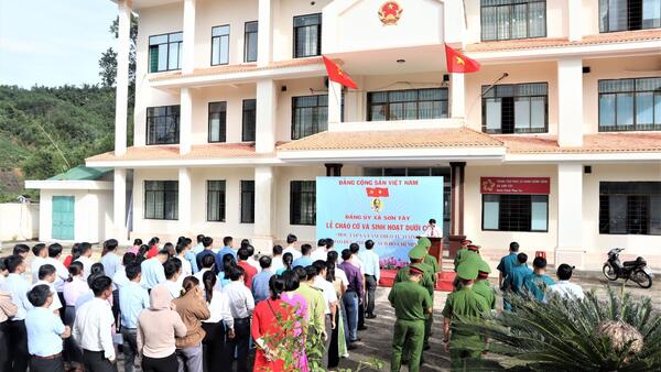 UBND Xã Sơn Tây tổ chức Lễ chào cờ và sinh hoạt chính trị dưới cờ tháng 9 năm 2025