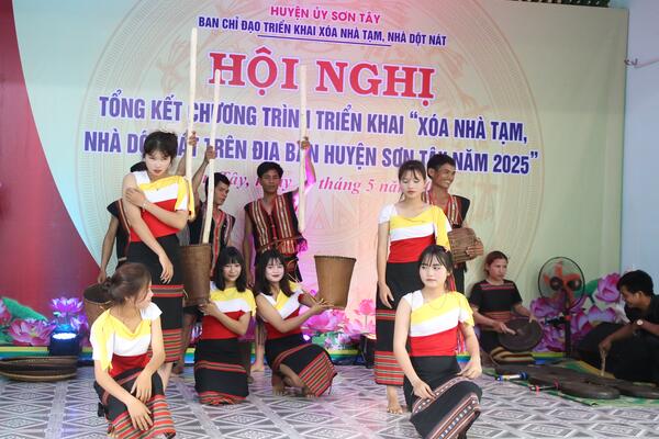 Sơn Tây: Tổng kết chương trình xóa nhà tạm, nhà dột nát năm 2025