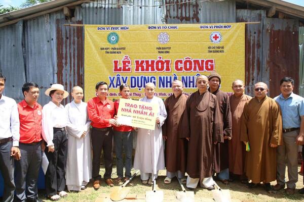 Khởi công xây dựng 2 nhà Chữ thập đỏ tại huyện Sơn Tây